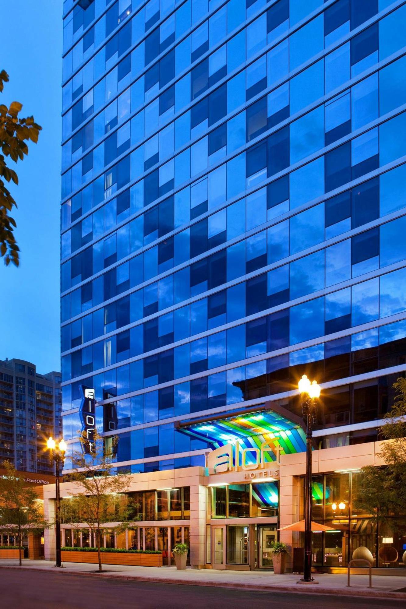 Aloft Chicago Downtown River North Екстериор снимка