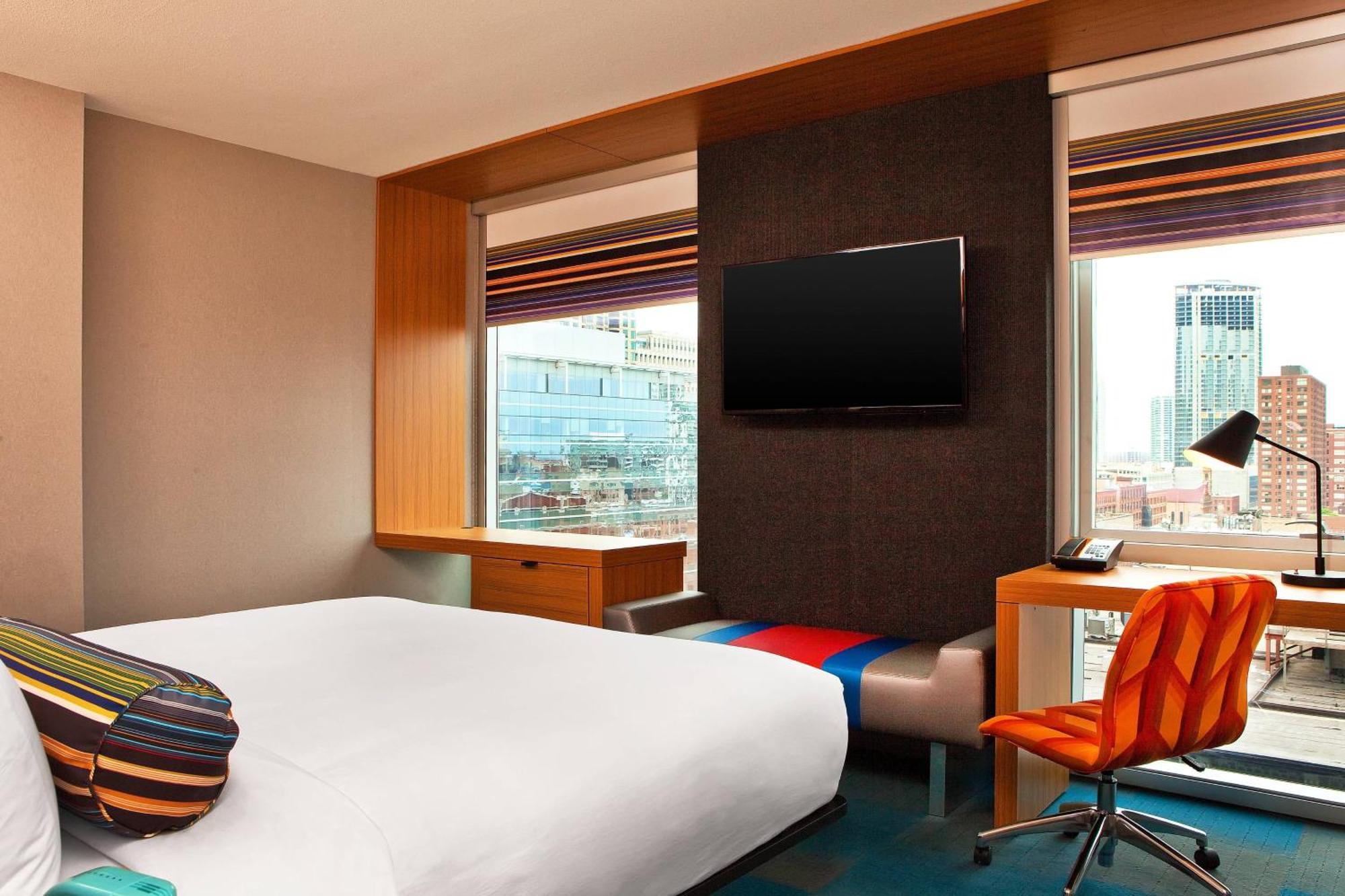Aloft Chicago Downtown River North Екстериор снимка